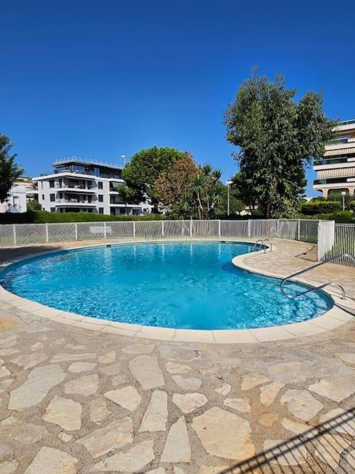 Studio Saint-Laurent-Du-Var Bord De Mer Exterior foto